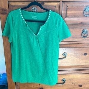 Talbots Women’s Green Tee With White Embroidery Size Large EUC